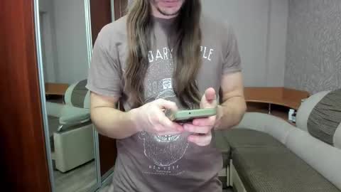 Snapshot of marryplz chatting on 11-18-25, 01:15 Alan online show from 11-18-25, 01:15