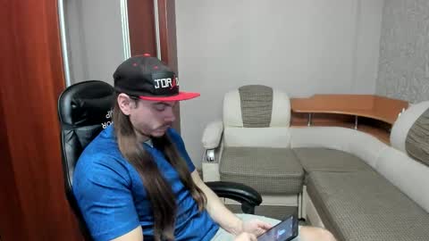 Snapshot of marryplz chatting on 12-13-25, 07:53 Alan online show from 12-13-25, 07:53