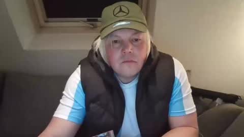 Snapshot of mars0481 chatting on 12-06-24, 06:39 mars0481 online show from 12-06-24, 06:39