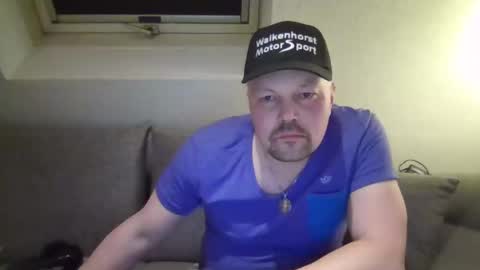 Snapshot of mars0481 chatting on 02-19-25, 11:25 mars0481 online show from 02-19-25, 11:25