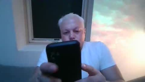 Snapshot of mars0481 chatting on 09-22-25, 09:33 mars0481 online show from 09-22-25, 09:33