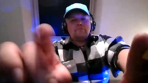 Snapshot of mars0481 chatting on 10-13-25, 07:52 mars0481 online show from 10-13-25, 07:52