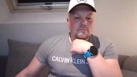 Snapshot of mars0481 chatting on 12-01-25, 01:05 mars0481 online show from 12-01-25, 01:05