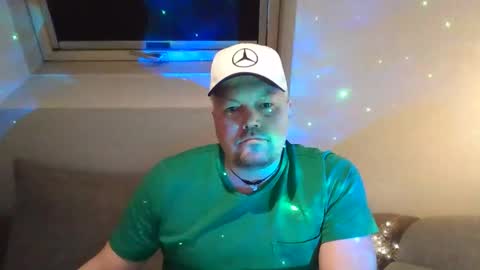 Snapshot of mars0481 chatting on 12-04-25, 03:32 mars0481 online show from 12-04-25, 03:32