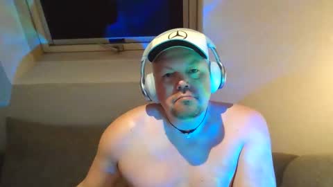 Snapshot of mars0481 chatting on 12-14-25, 05:13 mars0481 online show from 12-14-25, 05:13