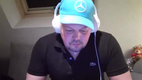 Snapshot of mars0481 chatting on 12-22-25, 05:10 mars0481 online show from 12-22-25, 05:10