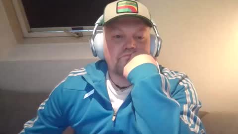 Snapshot of mars0481 chatting on 02-17-26, 01:07 mars0481 online show from 02-17-26, 01:07