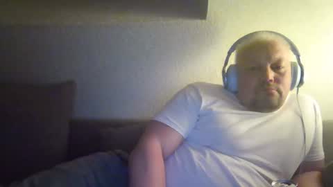 Snapshot of mars0481 chatting on 03-10-26, 01:10 mars0481 online show from 03-10-26, 01:10