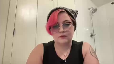 Snapshot of marsismadeofstardust chatting on 10-11-25, 03:28 marsismadeofstardust online show from 10-11-25, 03:28