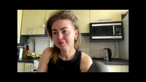 Snapshot of martaluna_ chatting on 04-29-26, 08:18 Marta online show from 04-29-26, 08:18