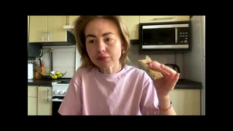Snapshot of martaluna_ chatting on 04-30-26, 09:15 Marta online show from 04-30-26, 09:15
