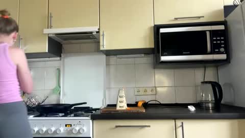 Snapshot of martaluna_ chatting on 05-24-26, 11:48 Marta online show from 05-24-26, 11:48