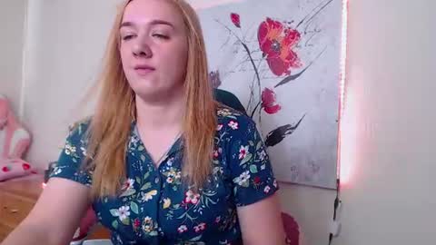 Snapshot of marthasimons chatting on 06-29-26, 04:08 Martha online show from 06-29-26, 04:08