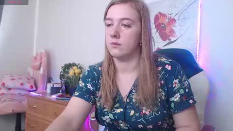 Snapshot of marthasimons chatting on 07-13-26, 04:15 Martha online show from 07-13-26, 04:15