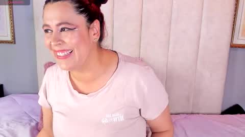 Snapshot of marthina_cnc chatting on 11-15-25, 12:02 Marthina online show from 11-15-25, 12:02