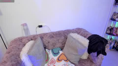 Josephine  online show from 06-25-26, 05:50