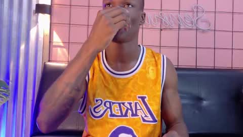 Martin online show from 11-25-25, 01:38