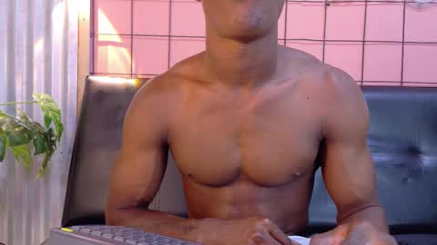 Martin online show from 12-05-25, 01:36