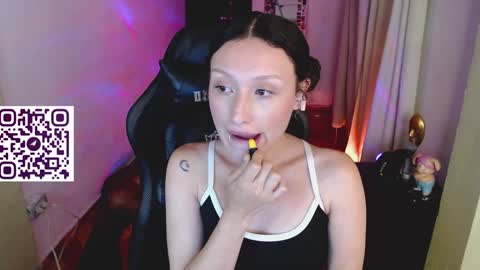 Snapshot of martina_adams chatting on 01-04-25, 02:35 mari online show from 01-04-25, 02:35