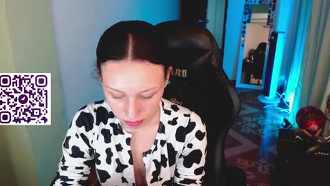 Snapshot of martina_adams chatting on 02-04-25, 02:39 mari online show from 02-04-25, 02:39