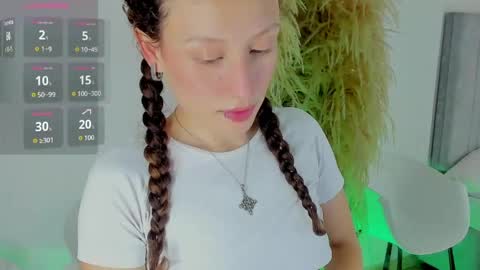 Snapshot of martina_adams chatting on 05-05-26, 09:34 mari online show from 05-05-26, 09:34