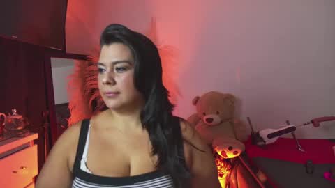 Snapshot of martina_foxy01 chatting on 05-22-26, 11:27 Martina Foxy online show from 05-22-26, 11:27