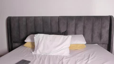 Laura online show from 02-17-25, 08:36