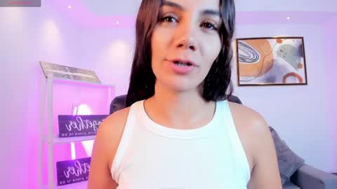Snapshot of martina_mancinii chatting on 05-12-26, 02:58 Martina online show from 05-12-26, 02:58