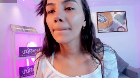 Snapshot of martina_mancinii chatting on 05-13-26, 12:24 Martina online show from 05-13-26, 12:24