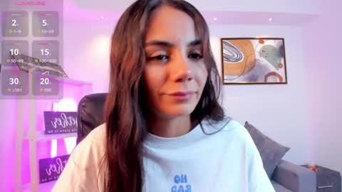 Snapshot of martina_mancinii chatting on 05-29-26, 01:31 Martina online show from 05-29-26, 01:31