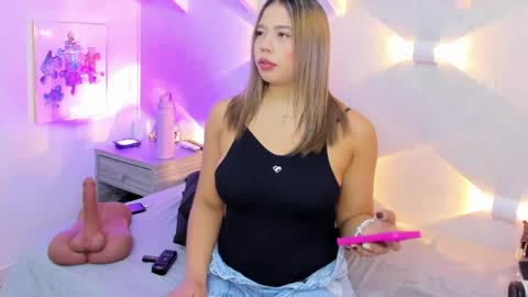 Snapshot of martina_miiller chatting on 04-28-26, 11:59 martina mIIler online show from 04-28-26, 11:59