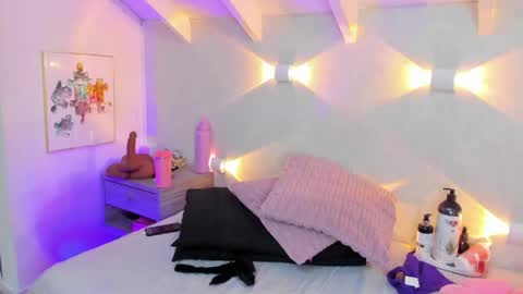 Snapshot of martina_miiller chatting on 05-21-26, 12:01 martina mIIler online show from 05-21-26, 12:01