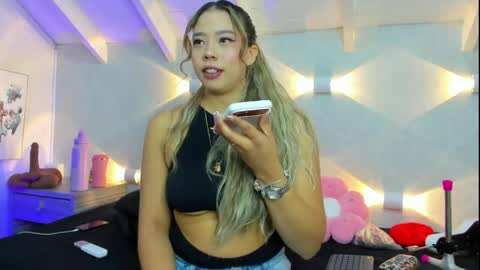 Snapshot of martina_miiller chatting on 06-03-26, 12:08 martina mIIler online show from 06-03-26, 12:08