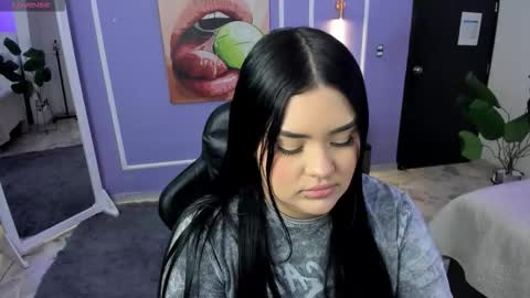 Snapshot of martina_saenz1 chatting on 11-14-25, 08:07 Martina online show from 11-14-25, 08:07