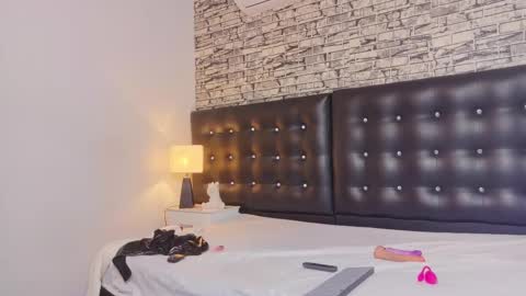 Snapshot of martina_thompson69 chatting on 09-12-25, 02:06 Martina online show from 09-12-25, 02:06