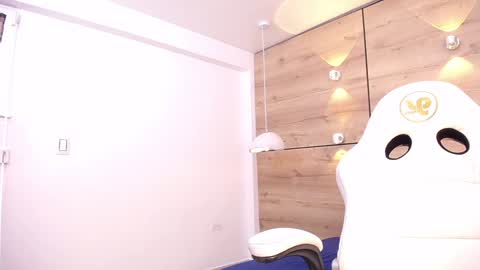 martina touss  online show from 02-02-25, 05:59