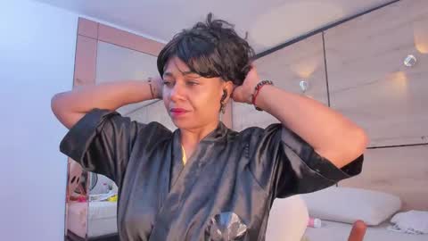 martina touss  online show from 11-11-25, 12:05