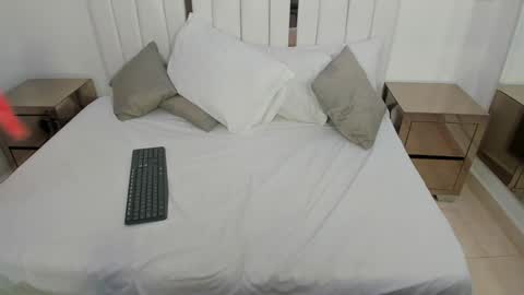 Snapshot of martina_xblack chatting on 12-21-24, 11:45 Martina Black online show from 12-21-24, 11:45