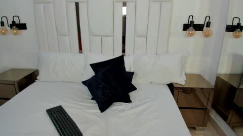 Snapshot of martina_xblack chatting on 01-26-25, 03:25 Martina Black online show from 01-26-25, 03:25