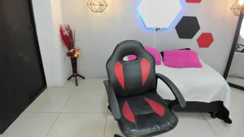 Martina online show from 02-19-25, 03:28