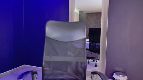 Martina Garcia online show from 12-15-25, 08:02