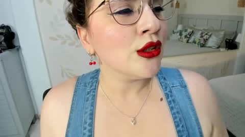 Snapshot of martinaguzmann chatting on 06-05-26, 02:29 Martina online show from 06-05-26, 02:29