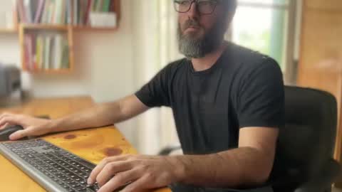 Snapshot of martincito22xl chatting on 02-12-25, 02:54 Martincito online show from 02-12-25, 02:54