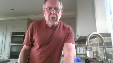 Snapshot of martinrgbxxxx chatting on 05-13-26, 08:23 martinrgbxxxx online show from 05-13-26, 08:23