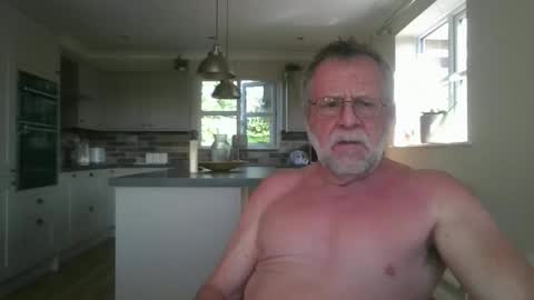Snapshot of martinrgbxxxx chatting on 05-23-26, 08:40 martinrgbxxxx online show from 05-23-26, 08:40