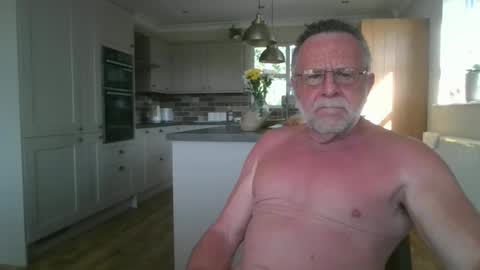 Snapshot of martinrgbxxxx chatting on 05-26-26, 08:21 martinrgbxxxx online show from 05-26-26, 08:21