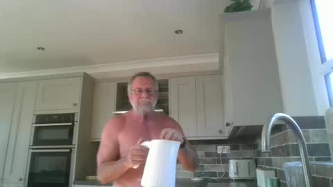 Snapshot of martinrgbxxxx chatting on 07-01-26, 07:54 martinrgbxxxx online show from 07-01-26, 07:54