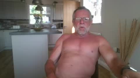 Snapshot of martinrgbxxxx chatting on 07-10-26, 09:34 martinrgbxxxx online show from 07-10-26, 09:34