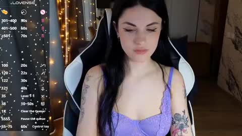 Snapshot of mary___moore chatting on 02-11-25, 06:51 Maria online show from 02-11-25, 06:51