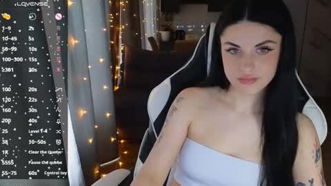 Snapshot of mary___moore chatting on 03-04-25, 06:04 Maria online show from 03-04-25, 06:04